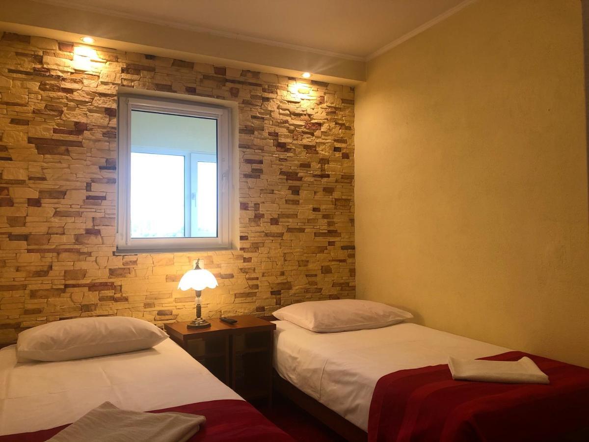 צ'סטוצ'ובה Hotel Sekwana מראה חיצוני תמונה