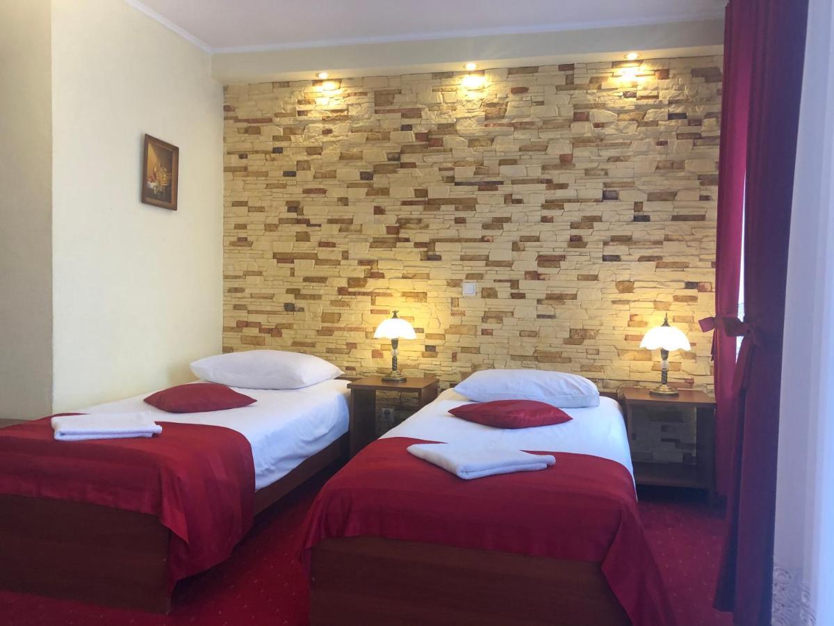 צ'סטוצ'ובה Hotel Sekwana מראה חיצוני תמונה
