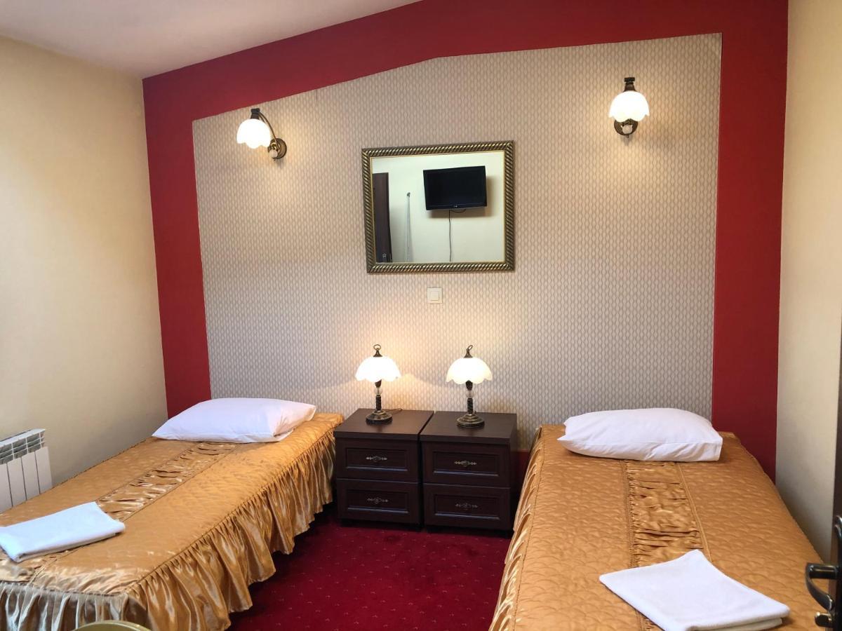 צ'סטוצ'ובה Hotel Sekwana מראה חיצוני תמונה