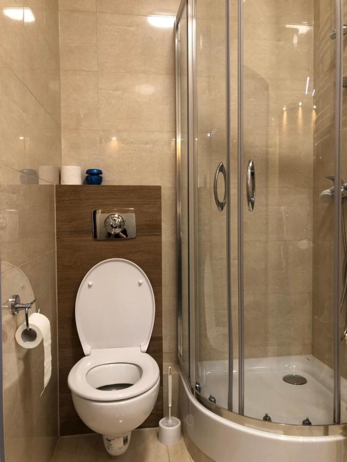 צ'סטוצ'ובה Hotel Sekwana מראה חיצוני תמונה