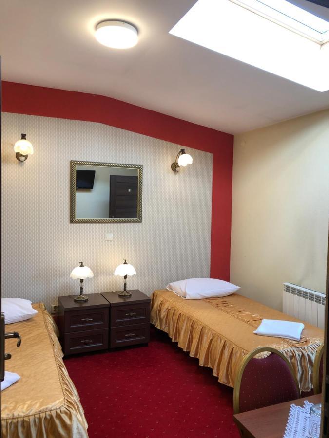 צ'סטוצ'ובה Hotel Sekwana מראה חיצוני תמונה