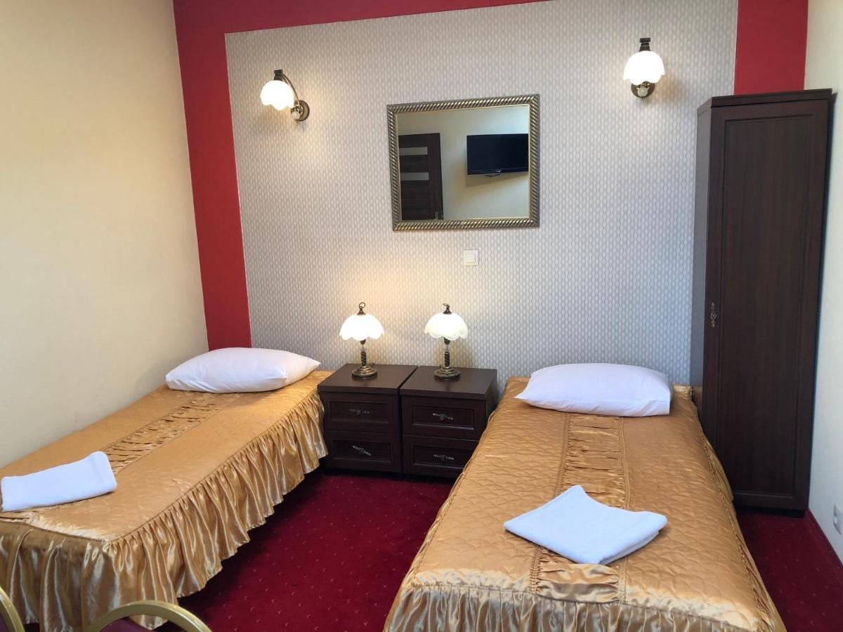 צ'סטוצ'ובה Hotel Sekwana מראה חיצוני תמונה